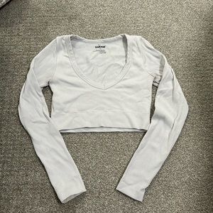 White garage seamless cropped long sleeve